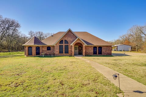 Grandview Vacation Rental | 3BR | 2BA | 2,422 Sq Ft | 2 Steps Required