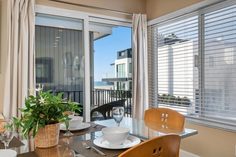 Ocean View Dining and patio