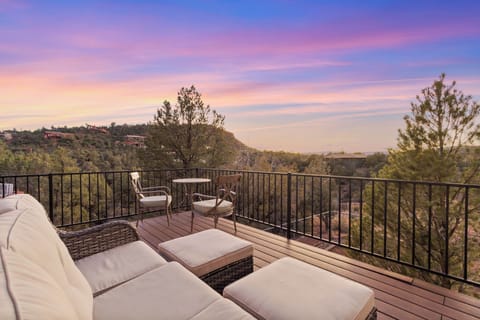 Outside deck with sunset views!