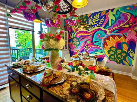 Perfect for sharing meals, stories and unforgettable moments, our dinning room 