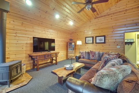 Afton Vacation Rental | 2BR | 1BA | 900 Sq Ft | 4 Steps Required