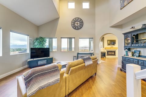 Sparks Vacation Rental | 3BR | 2.5BA | 1,943 Sq Ft | Stairs Required