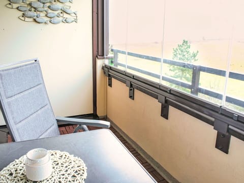 Balcony, Metal, Glass, Handrail, Hardwood, Wood Stain, Fence, Deck, Aluminium