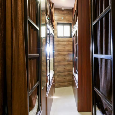 Basic Shared Dormitory | Free WiFi