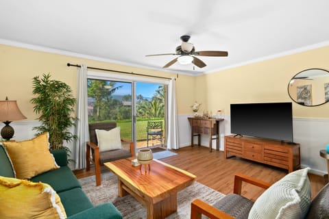 Condo, 2 Bedrooms | Living area | Smart TV