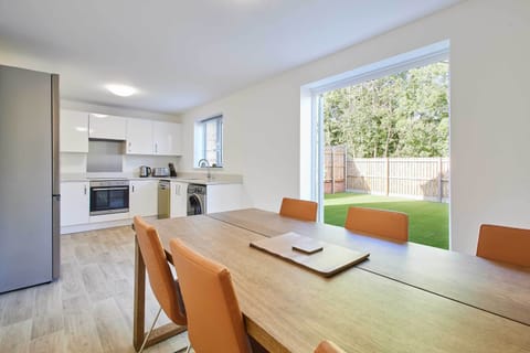 Aronora Guest House, Blaydon - Host & Stay