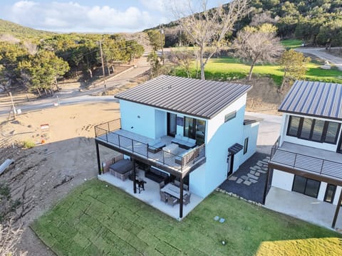 Cabin 25- Aqua Vista