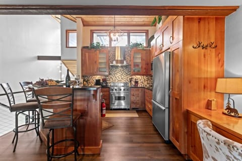Indoors, Hardwood, Kitchen, Floor, Flooring