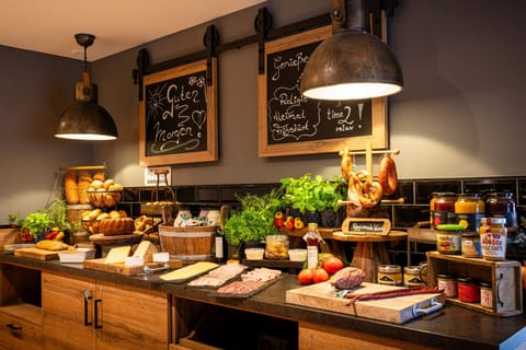 Free daily buffet breakfast