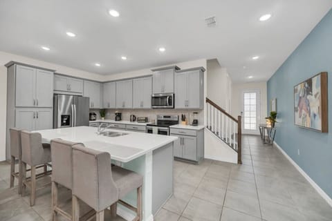 10-web-or-mls-2190-fleming-mist-pl