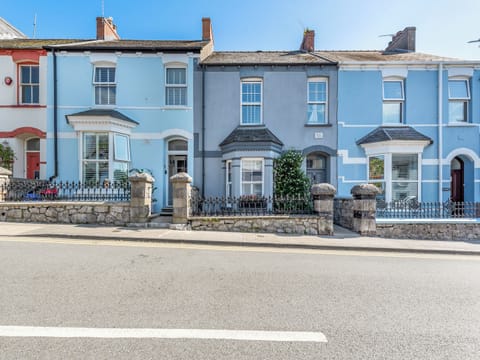 Exterior | Nelson Cottage, Tenby