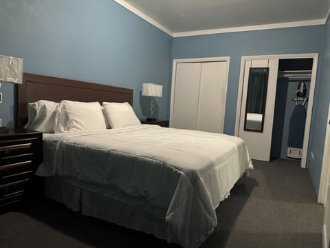 King size bed
