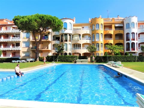 Apartment | Pool | Outdoor pool