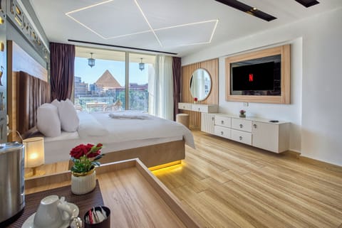 Honeymoon Suite, Balcony, Mountain View | In-room safe, desk, laptop workspace, soundproofing