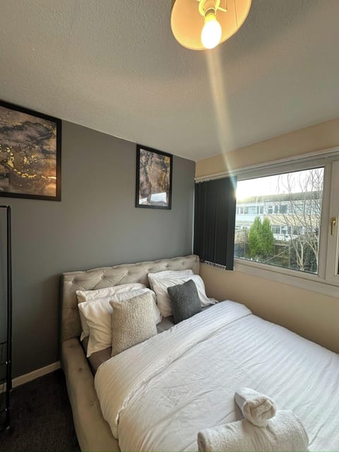 House | 3 bedrooms, free WiFi, bed sheets