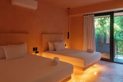 Deluxe Studio Suite | Premium bedding, pillowtop beds, blackout drapes, free WiFi