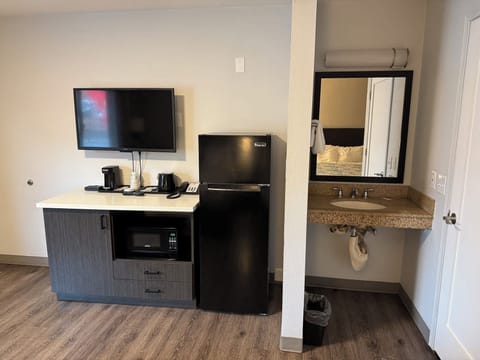 40-inch flat-screen TV with cable channels