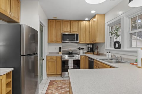 Full kitchen with brand new appliances.
