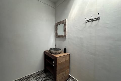 Deluxe Room | Bathroom | Slippers