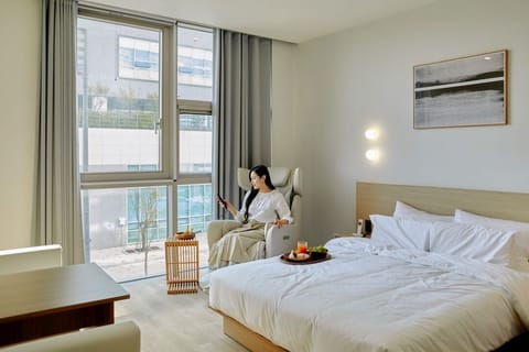 Deluxe + 2PC | Premium bedding, individually decorated, soundproofing, free WiFi