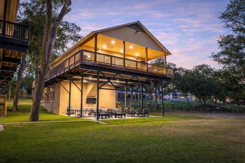 Breathtaking views, calm waters, and total tranquility—just what you need.