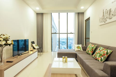 Luxury Apartment, City View | Desk, laptop workspace, iron/ironing board, free WiFi