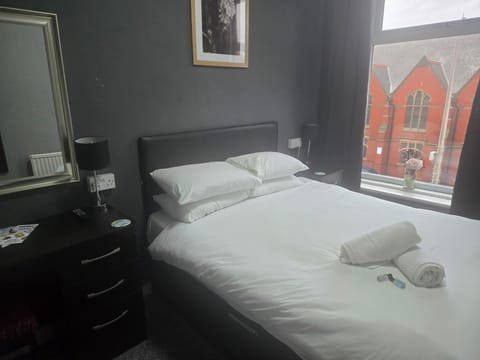 Basic Double Room | Free WiFi