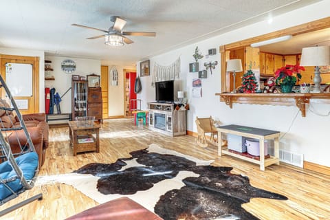 House (3 Bedrooms) | Interior