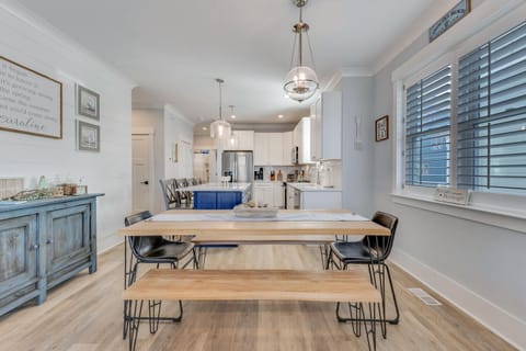 Sweet Carolina-large-012-031-Dining Area  Kitchen-1500x1000-72dpi