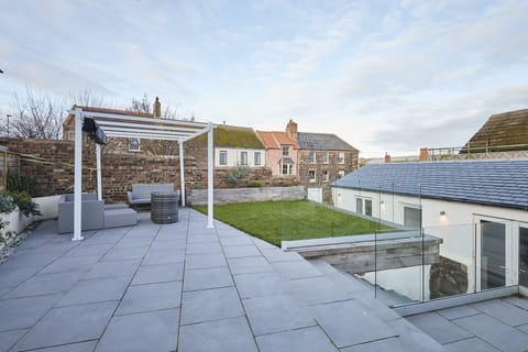 Harrow Bothy, Tweedmouth - Host & Stay