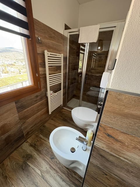 Nuhe | Bathroom | Hair dryer, bathrobes, bidet, heated floors