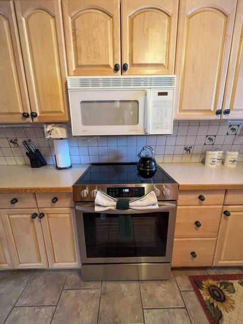 5a9ac9f4 d87b 48a6 b010 415e26af5081