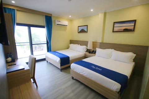 Double Room, Balcony, Ocean View | In-room safe, desk, laptop workspace, blackout drapes