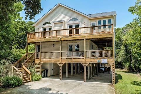 Front Exterior of Beach Rabbit