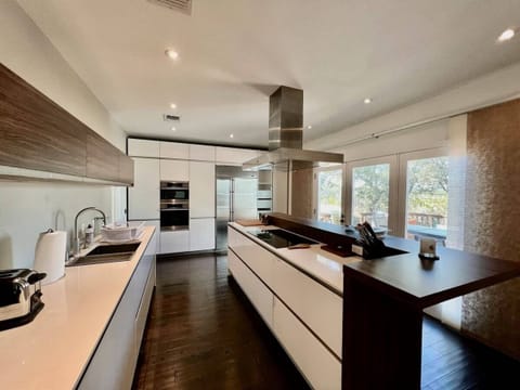 House, Valley View | Private kitchen