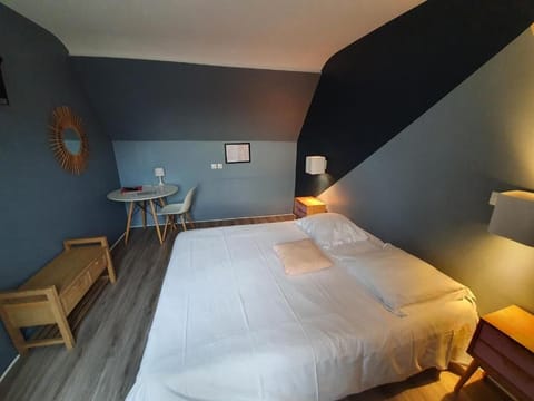 Family Room, Balcony | Soundproofing, iron/ironing board, free WiFi