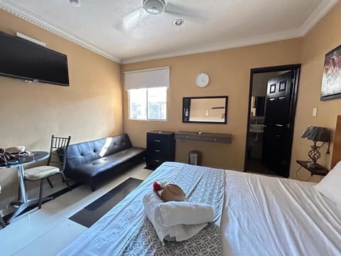Deluxe Double Room, Non Smoking | In-room safe, iron/ironing board, WiFi (free)