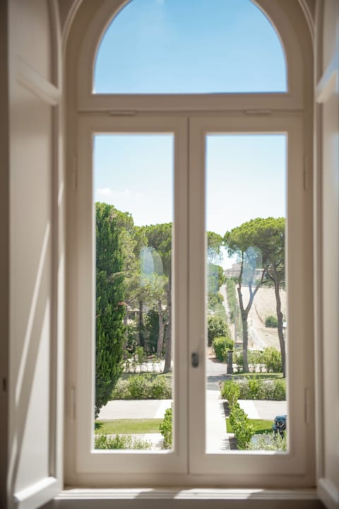 Deluxe Special, Hill View | Premium bedding, down comforters, Select Comfort beds, minibar