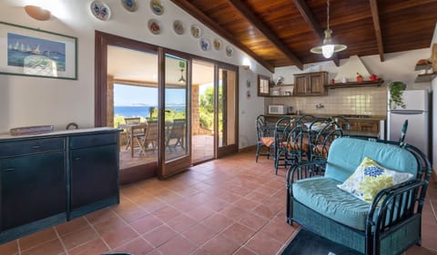 ClickSardegna Villa Julia ad Alghero, vista mare per 6 persone con piscina 