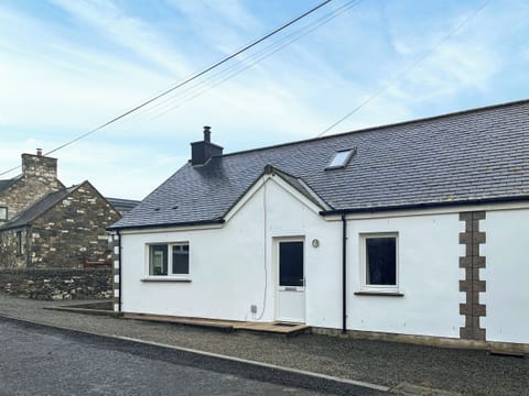 Exterior | Flo&rsquo;s Cottage, Newton Stewart