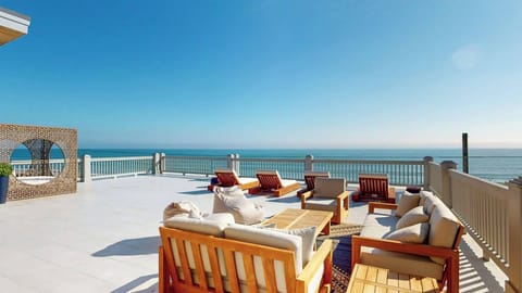 2,500 sqft Rooftop Terrace - You will not find views like this on the coast!