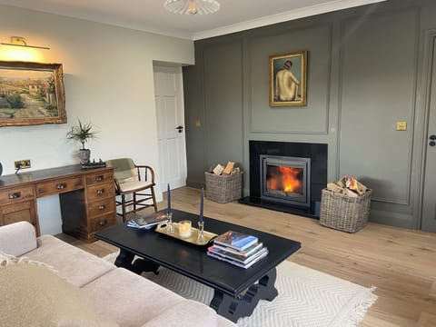 Large spacious snug room with work station