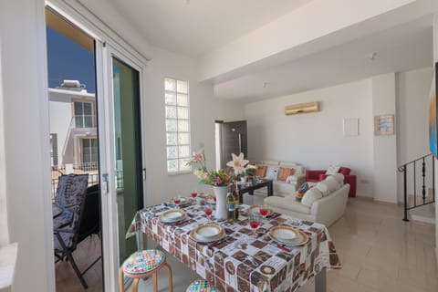 Villa, 2 Bedrooms, Private Pool, Garden View | Living room