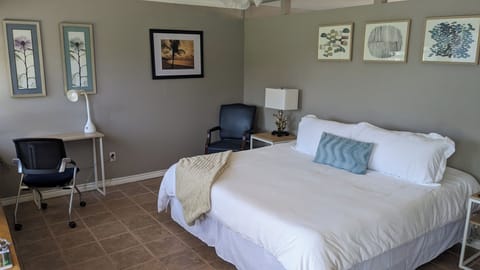 King size Bed