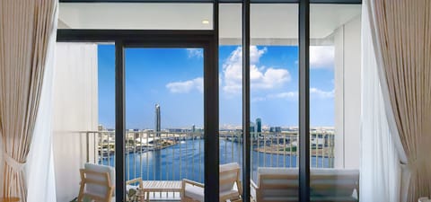 Apartment, Harbor View | Living area | Flat-screen TV