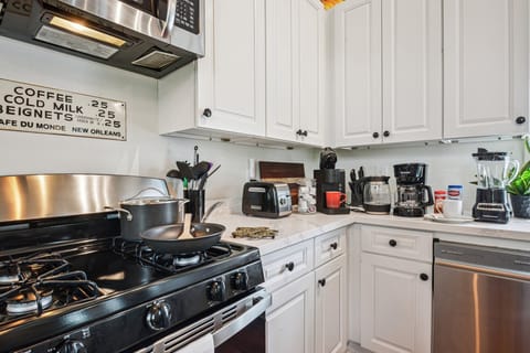 toaster, blender, kcup+standard coffee pot+french press+electric kettle