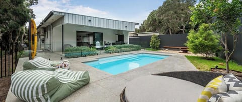 Gas Heated Pool, Fire Pit and Undercover Alfresco 