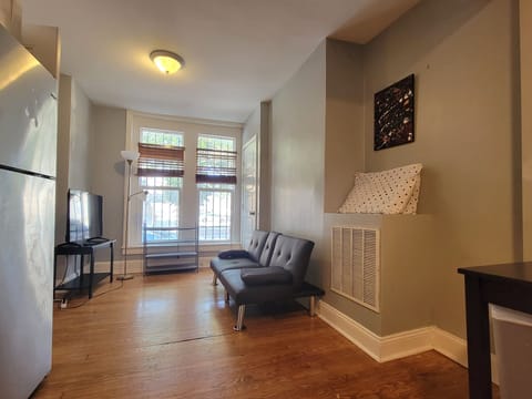 Apartment | Living area | Flat-screen TV