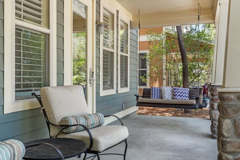 Alfresco bliss for any hour.