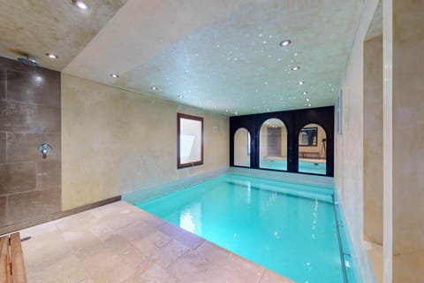 Holiday Home Swimming Pool